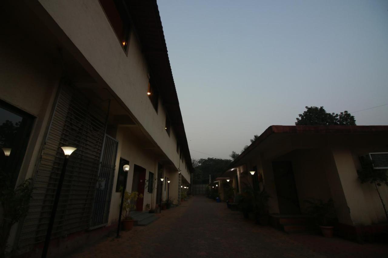 Hotel Nest Inn Residency Bhiwandi Екстериор снимка