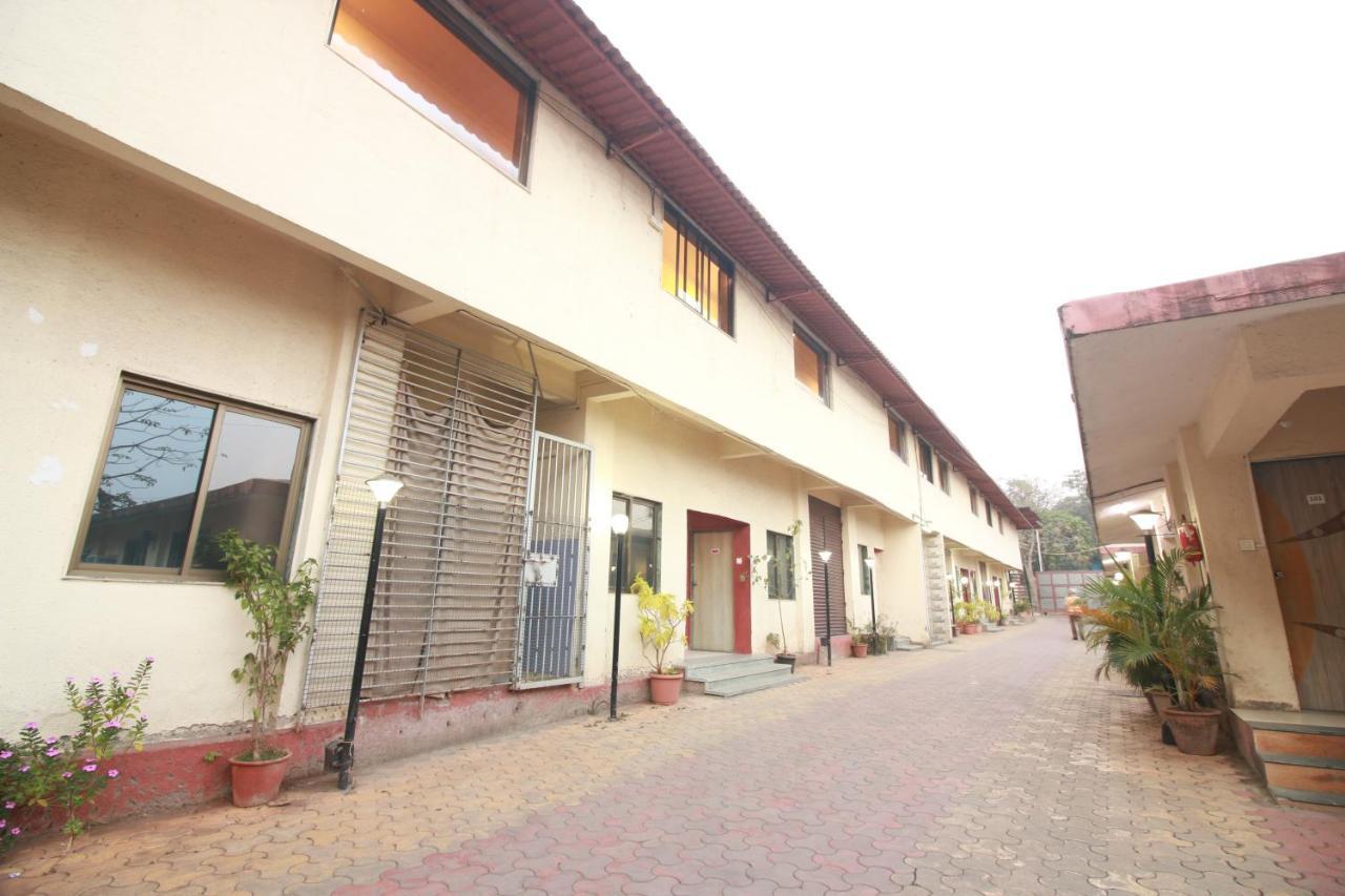 Hotel Nest Inn Residency Bhiwandi Екстериор снимка