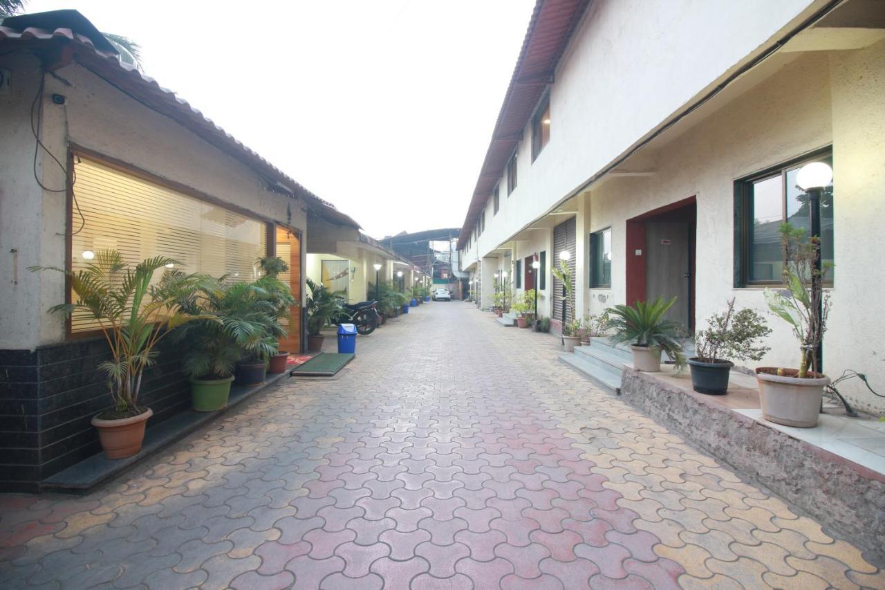 Hotel Nest Inn Residency Bhiwandi Екстериор снимка