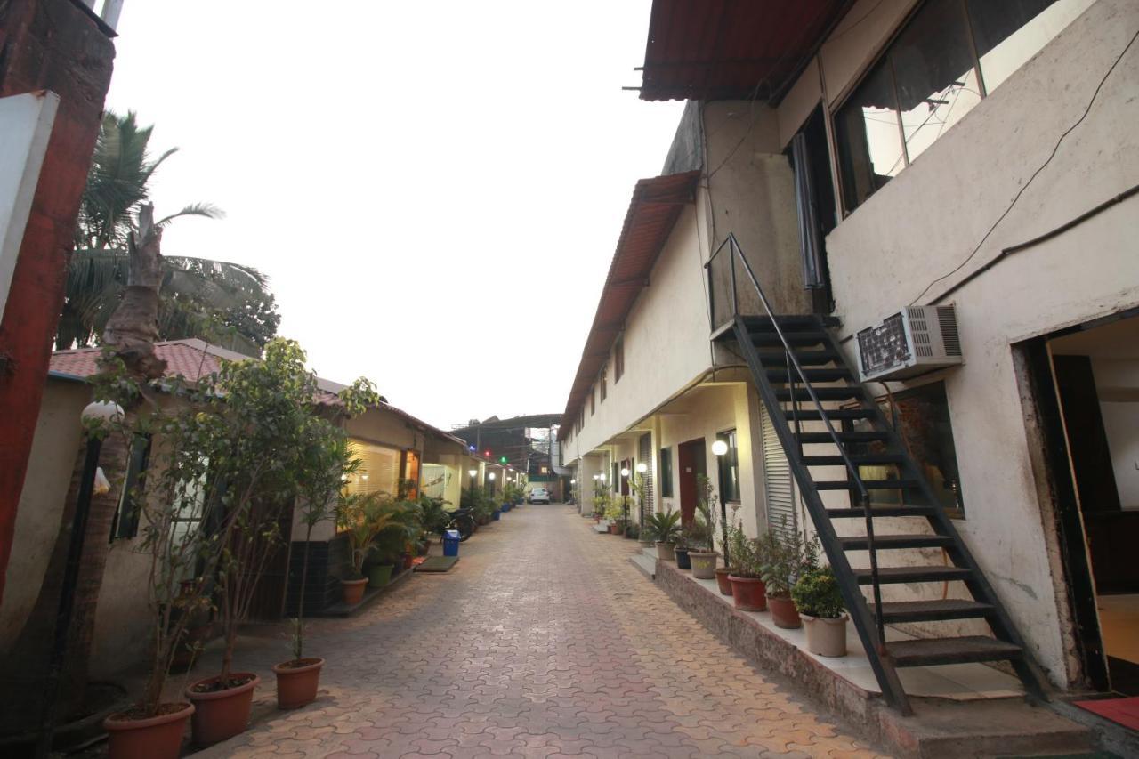 Hotel Nest Inn Residency Bhiwandi Екстериор снимка