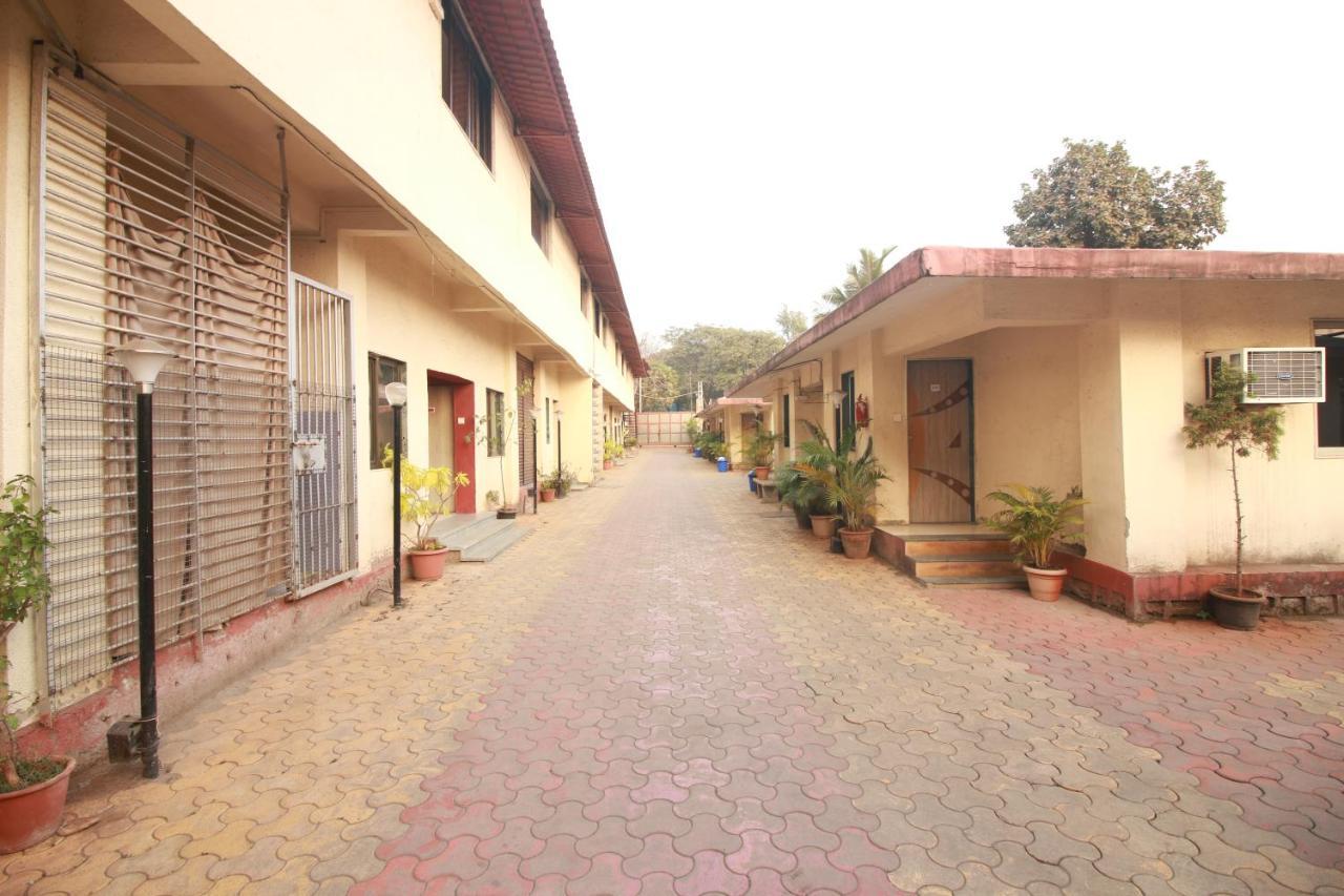 Hotel Nest Inn Residency Bhiwandi Екстериор снимка