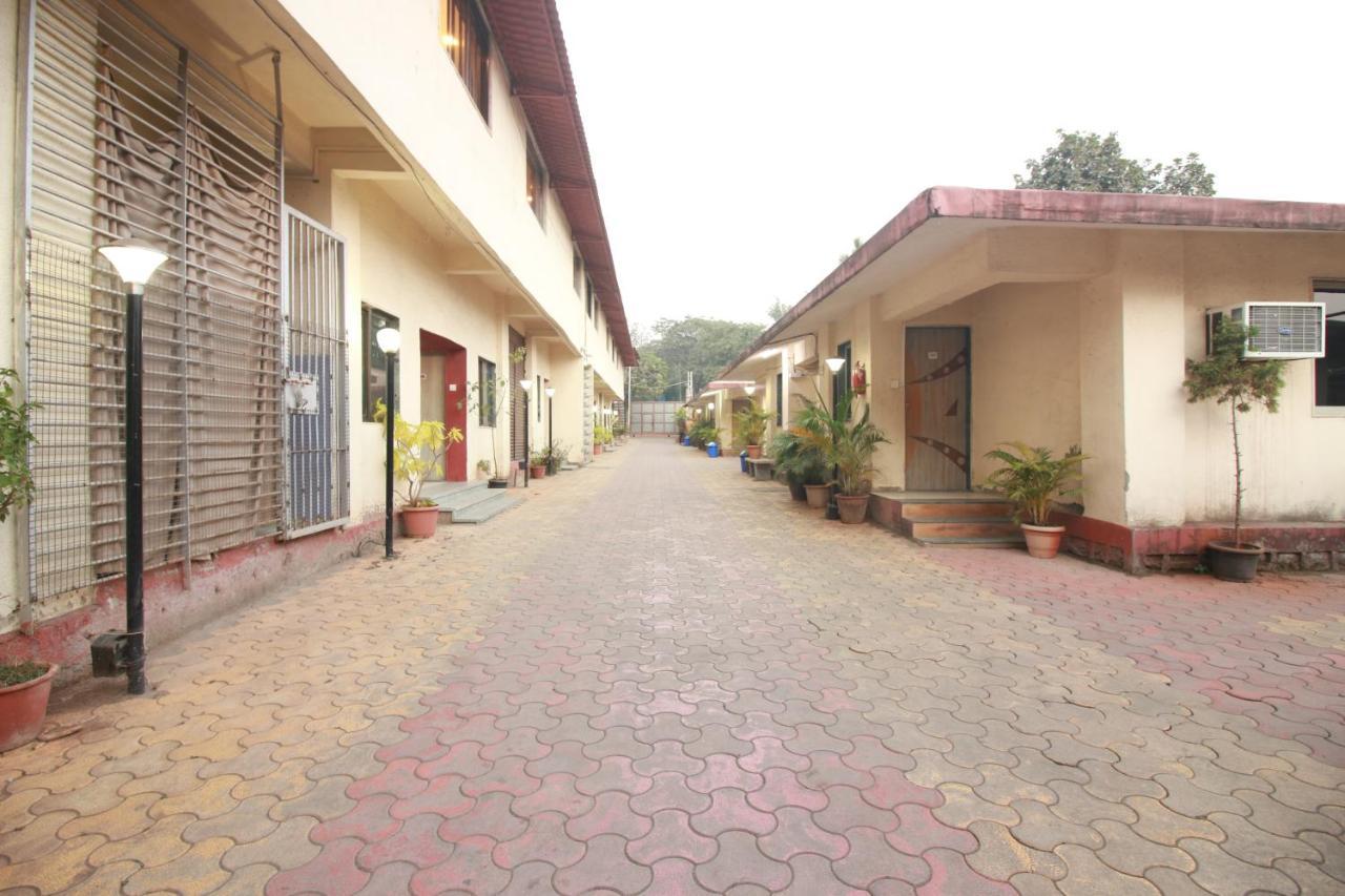 Hotel Nest Inn Residency Bhiwandi Екстериор снимка