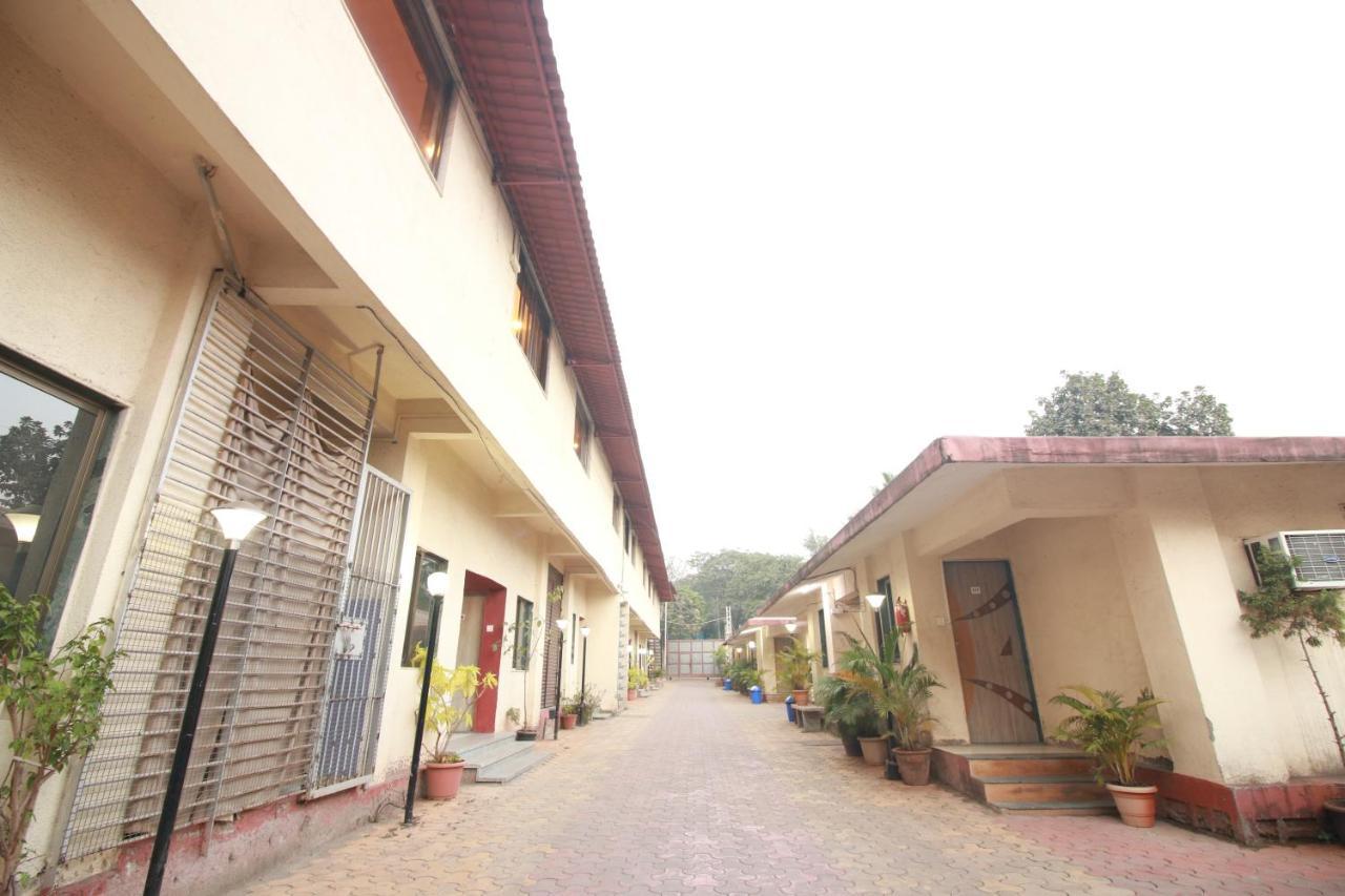 Hotel Nest Inn Residency Bhiwandi Екстериор снимка